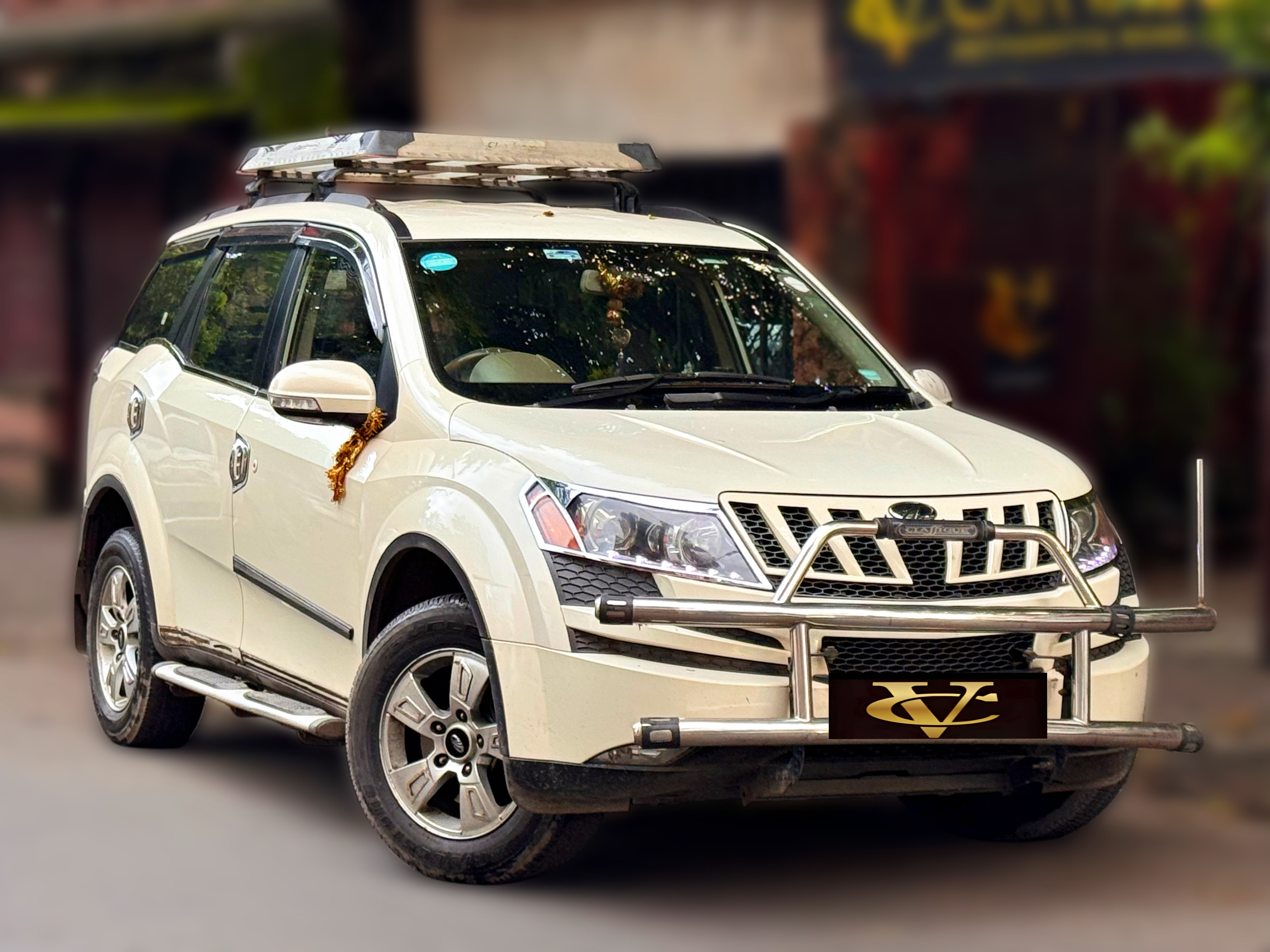 MAHINDRA XUV 500