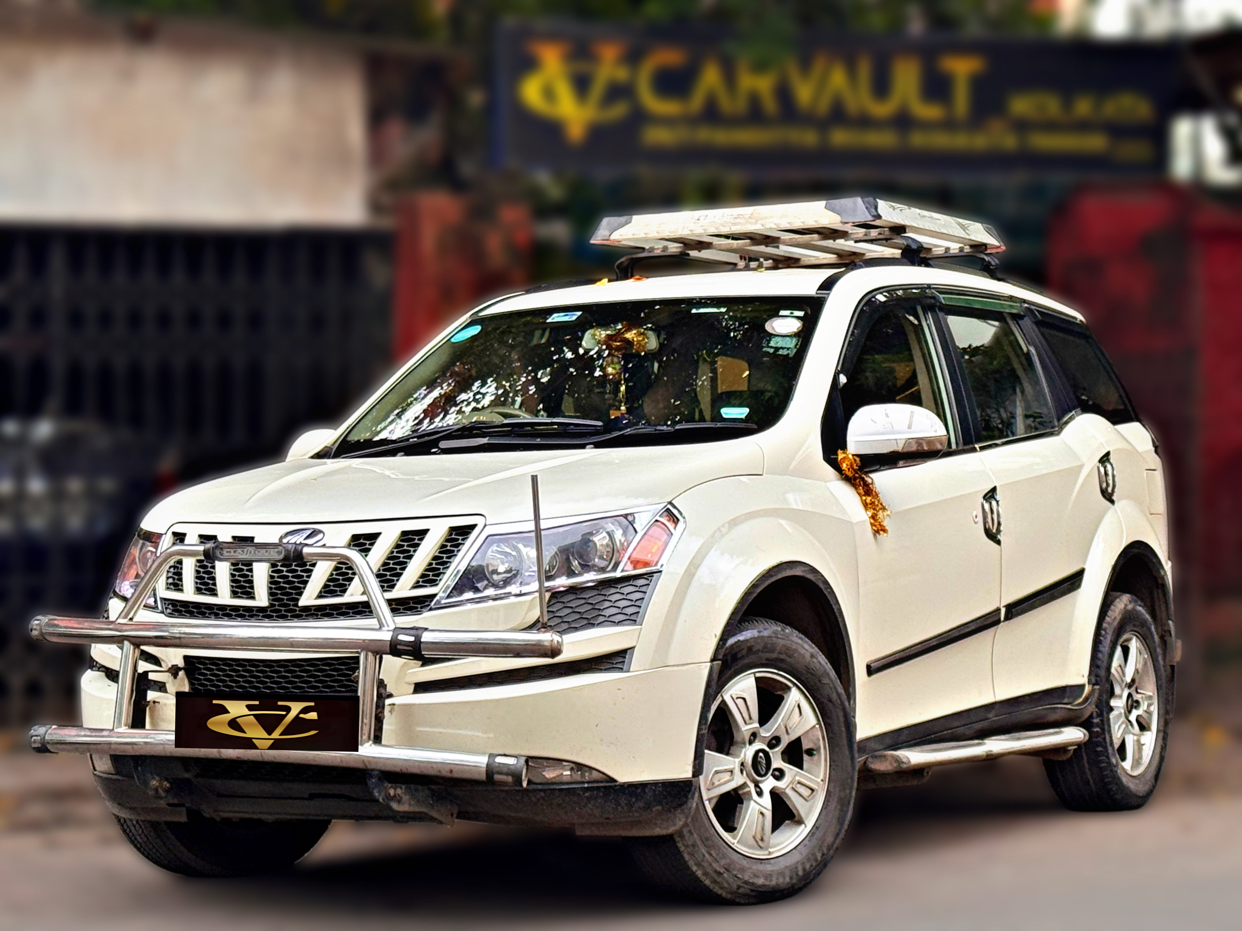MAHINDRA XUV 500