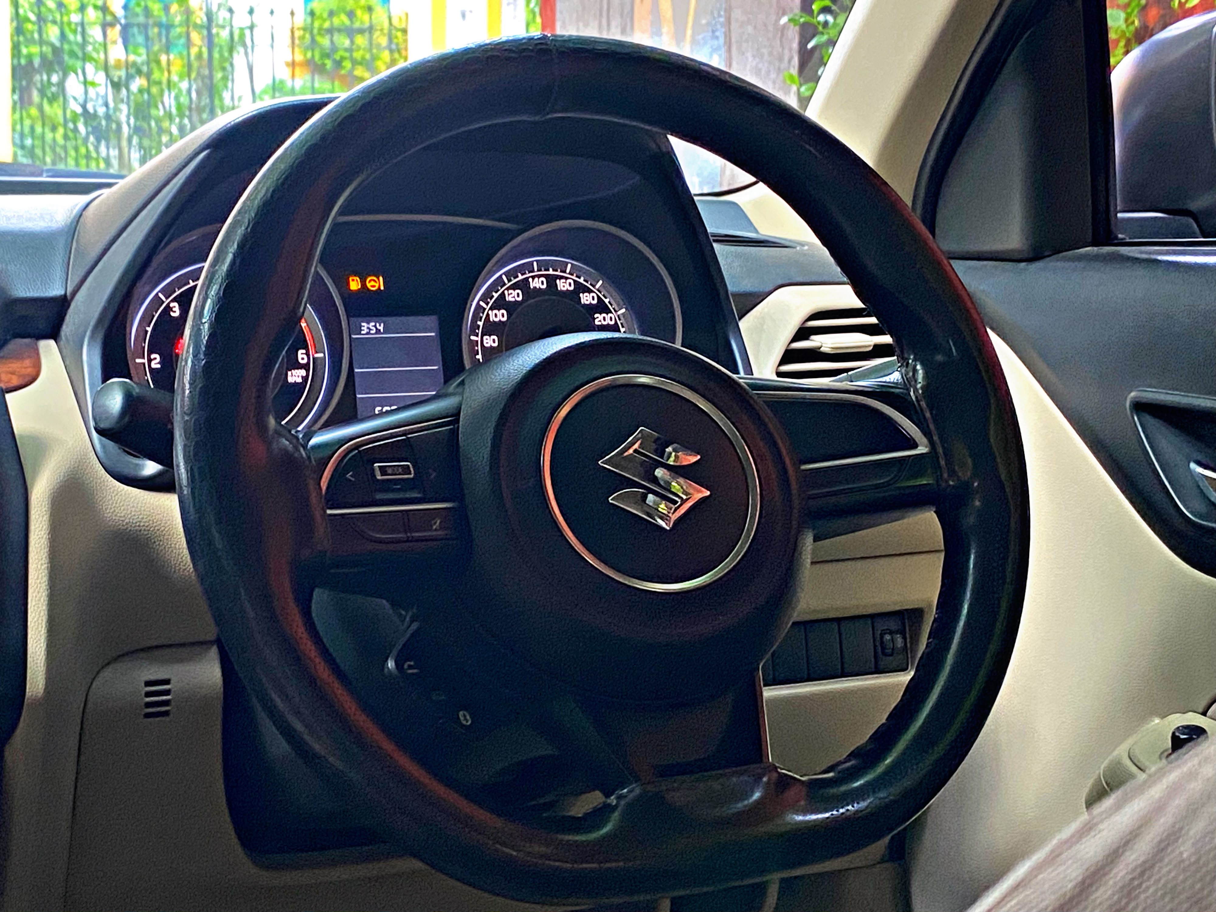 MARUTI SUZUKI SWIFT DZIRE (VDI)