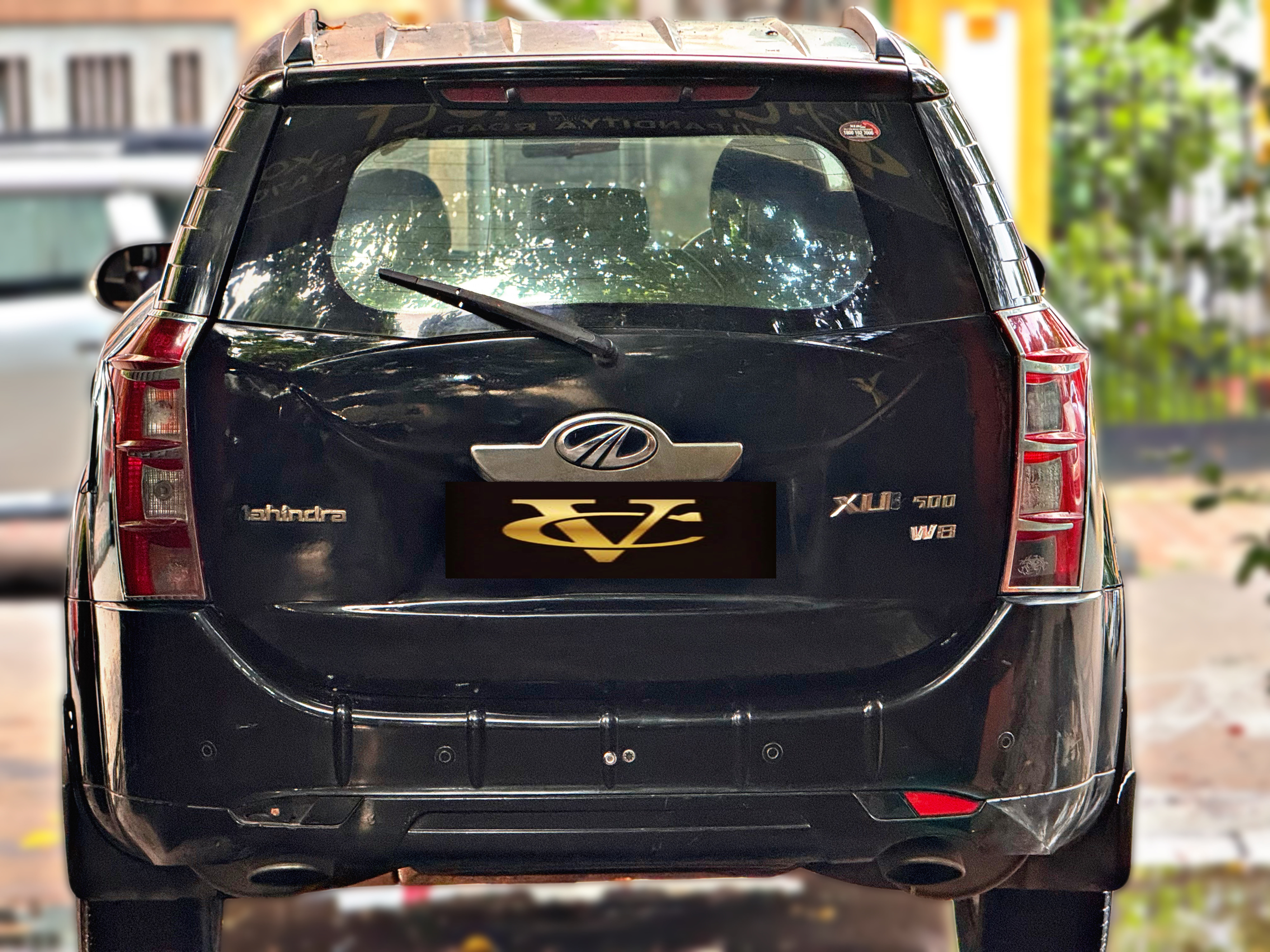 MAHINDRA XUV 500 (W8)