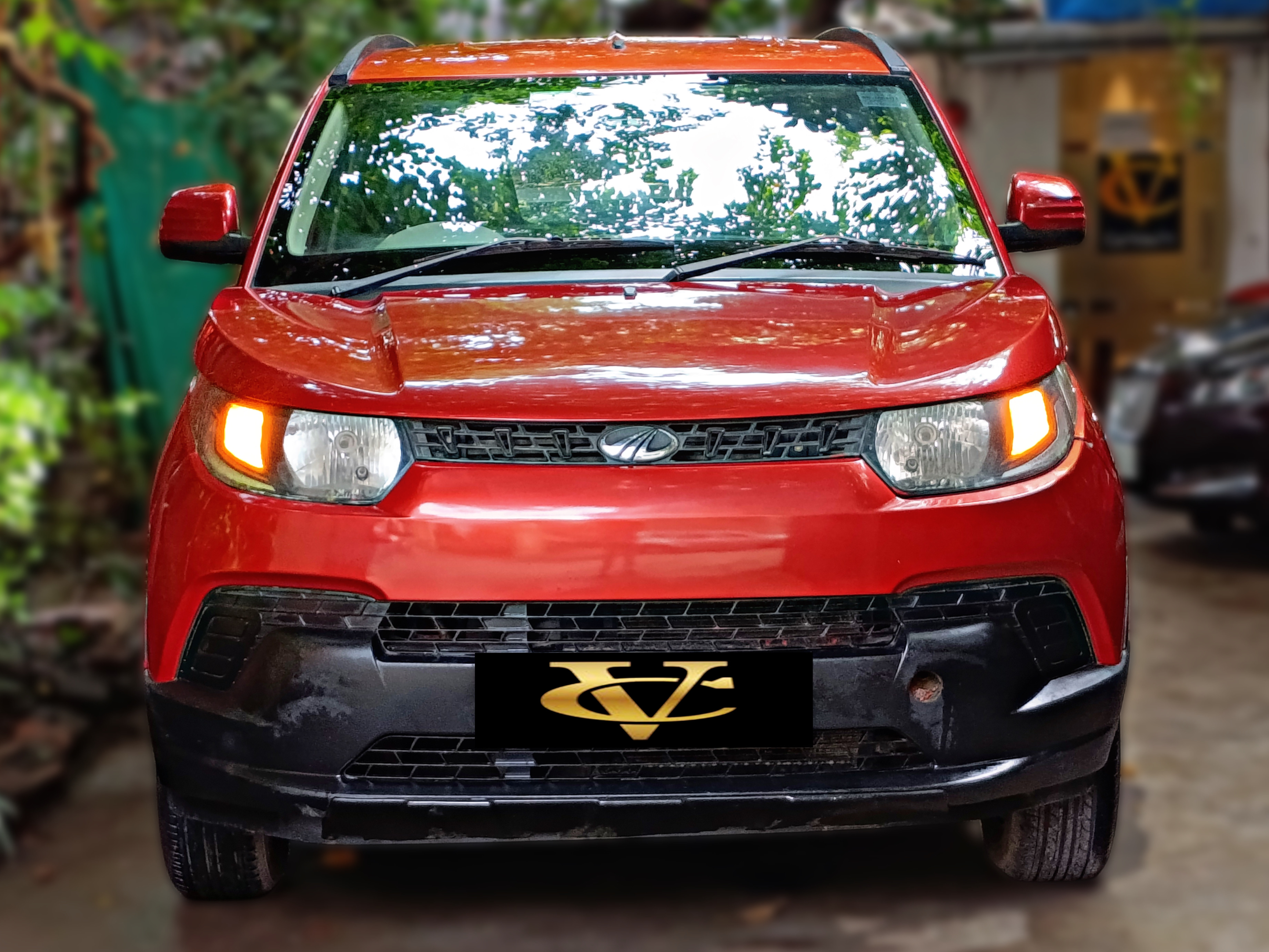 MAHINDRA KUV 100 (K4)