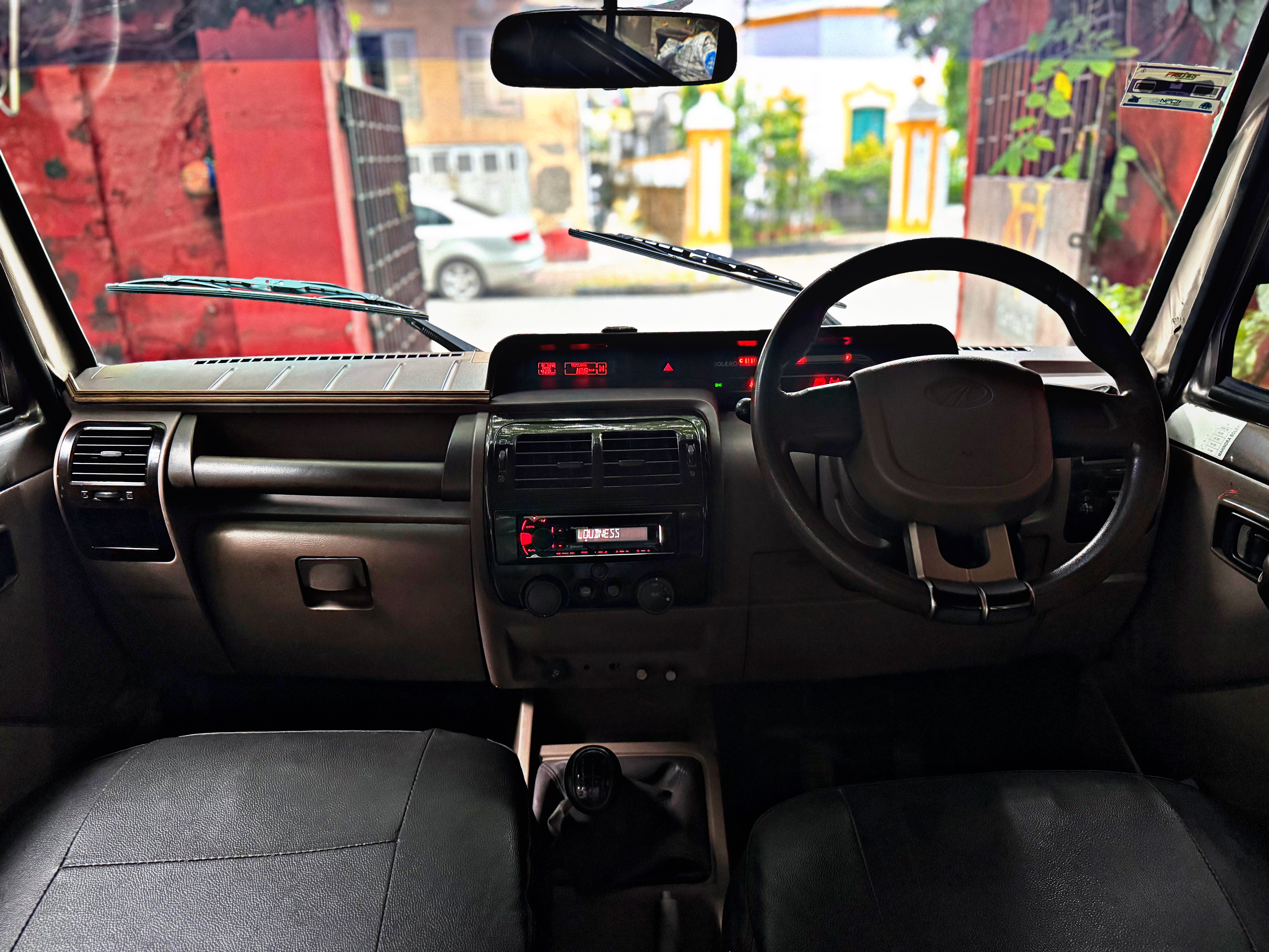 Mahindra BOLERO